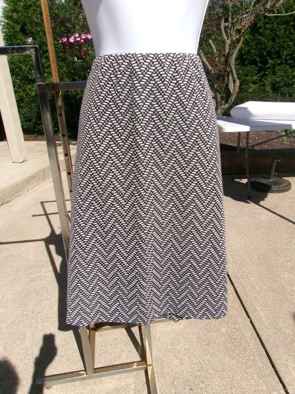 NWOT ANN TAYLOR BLACK&WHITE KNIT SKIRT XL